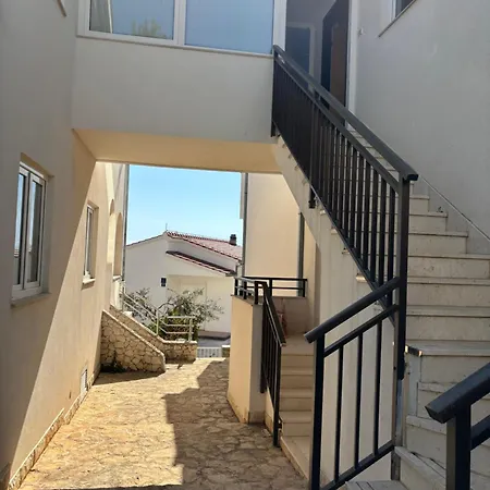 Seaview 11 Ciovo Апартаменты *